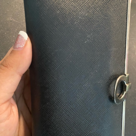 Salvatore Ferragamo
Black Leather - Picture 6 of 8